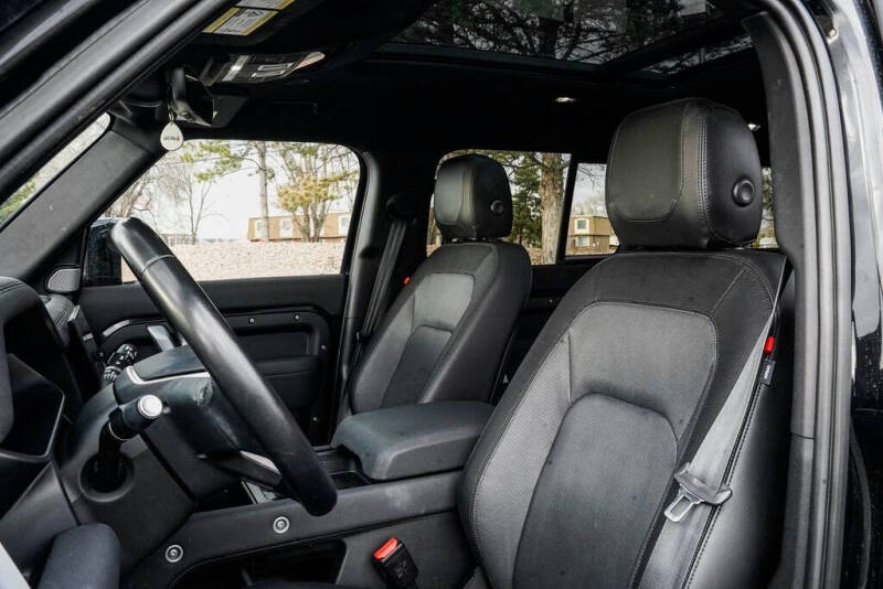 2023 Land Rover Defender 130 X-Dynamic SE