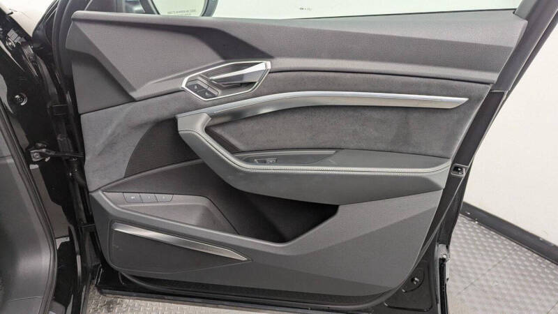 2022 Audi e-tron S quattro Premium Plus