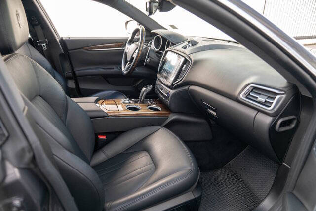2019 Maserati Ghibli 34