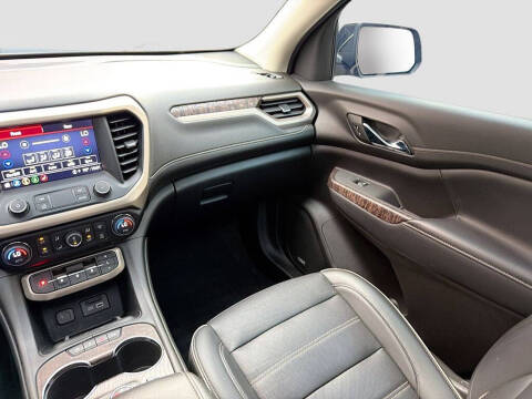 2022 GMC Acadia Denali