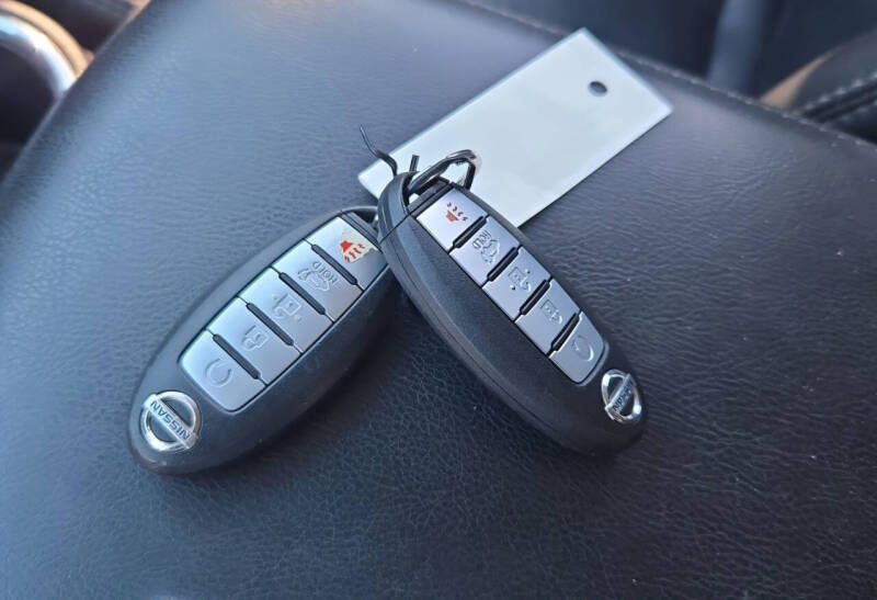 2017 Nissan Pathfinder SL