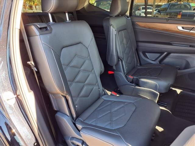 2025 Volkswagen Atlas SE