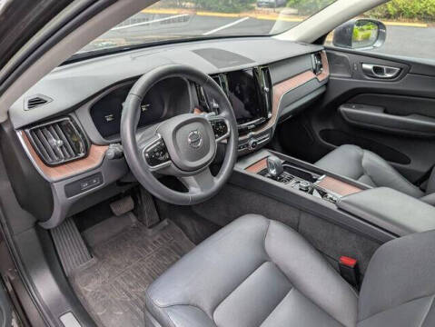 2023 Volvo XC60 Recharge T8 Plus Bright Theme