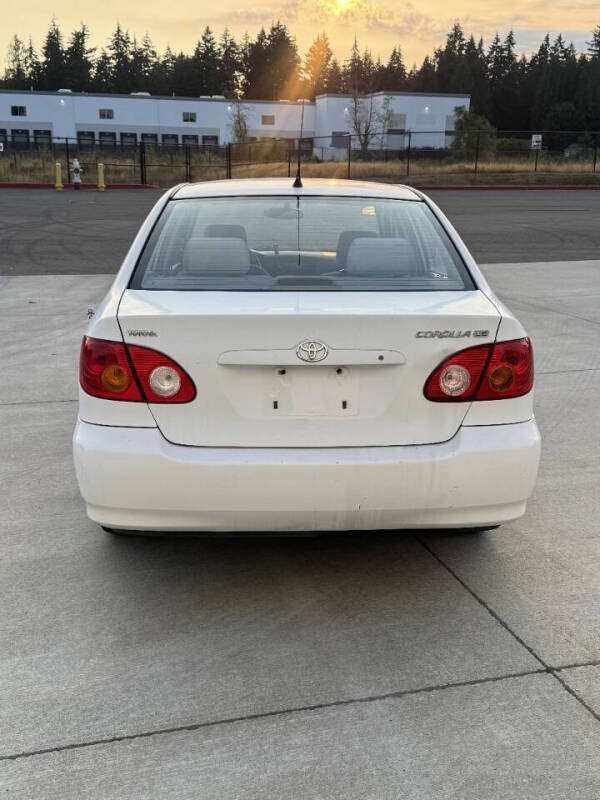 2004 Toyota Corolla LE