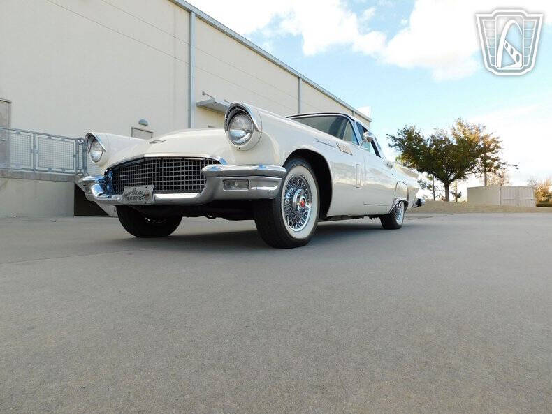 1957 Ford Thunderbird