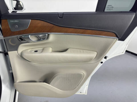 2017 Volvo XC90 T8 eAWD Inscription