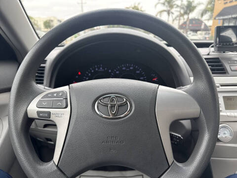 2011 Toyota Camry LE