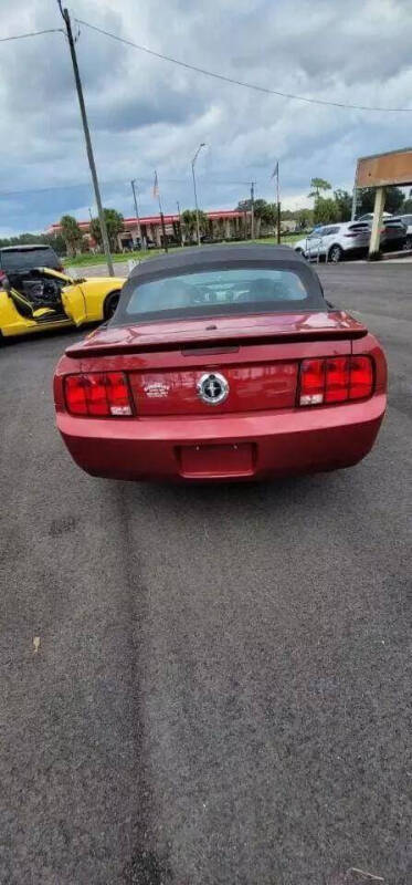 2008 Ford Mustang Premium photo 9