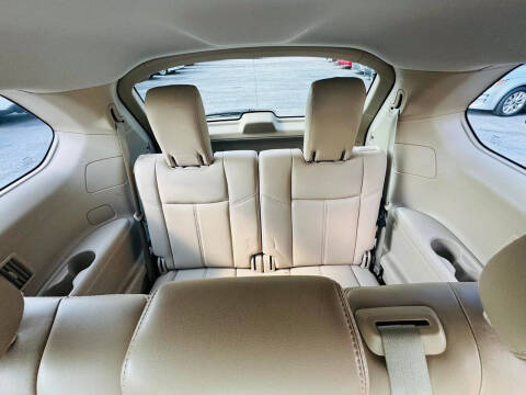 2017 Nissan Pathfinder SL