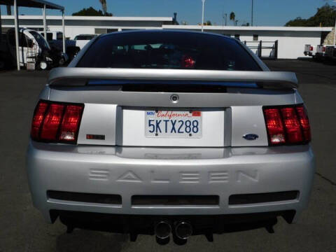 2004 Ford Mustang GT Deluxe