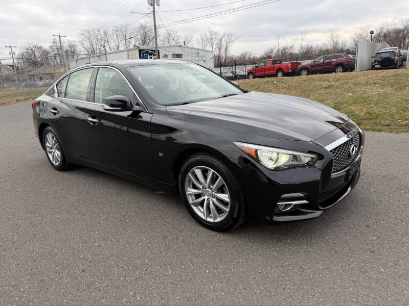 2015 INFINITI Q50 Base