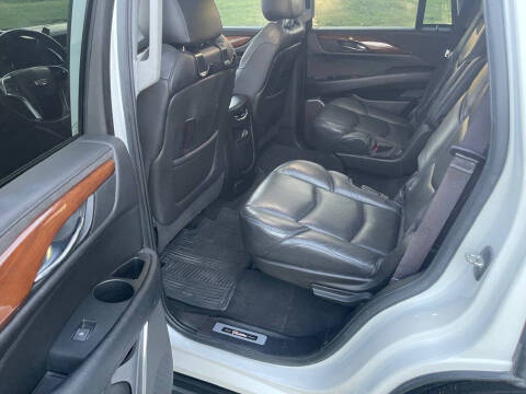 2016 Cadillac Escalade Luxury Collection