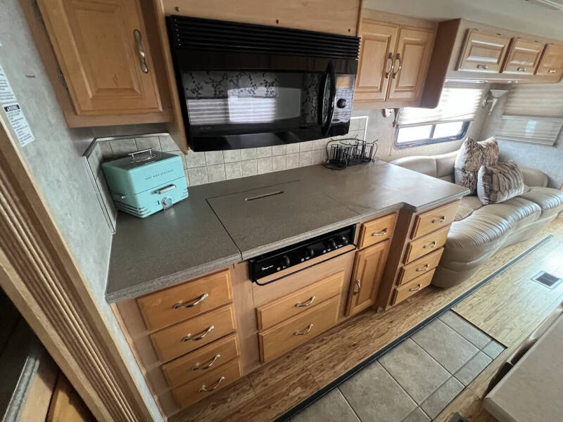 2005 Freightliner xc37