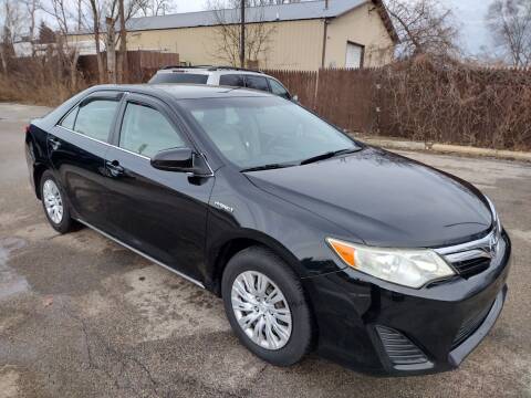 2012 Toyota Camry Hybrid for sale at GLOBAL AUTOMOTIVE in Grayslake IL