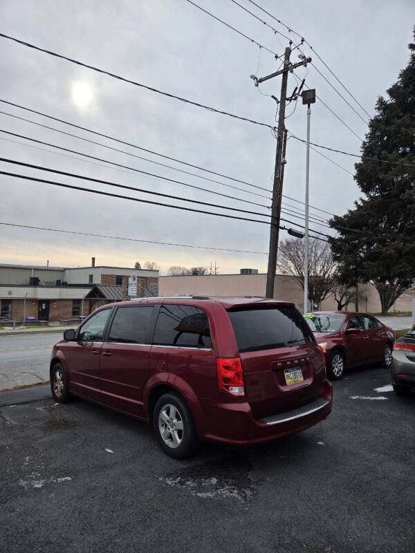 2011 Dodge Grand Caravan Crew