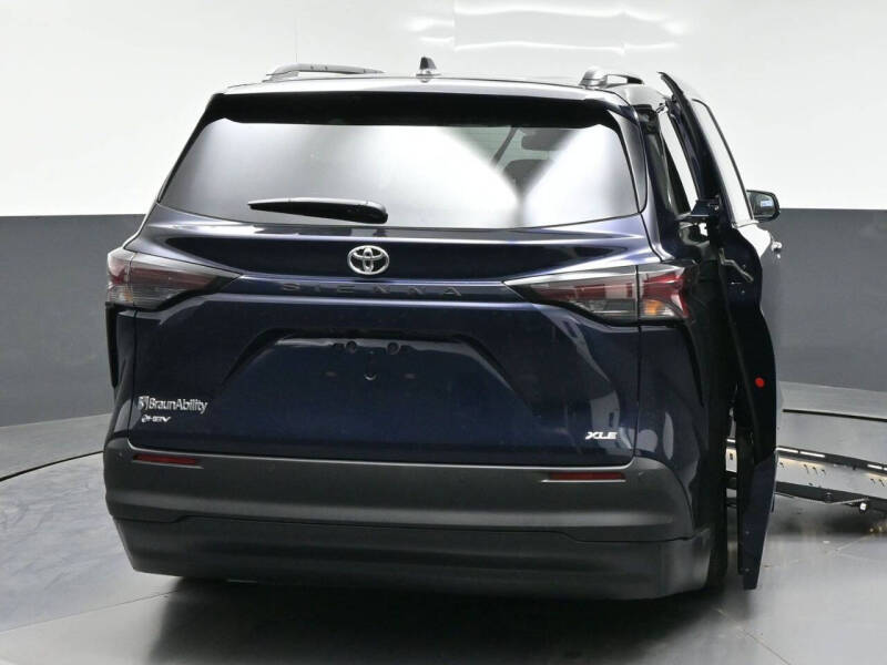 2026 Toyota Sienna XLE 7-Passenger
