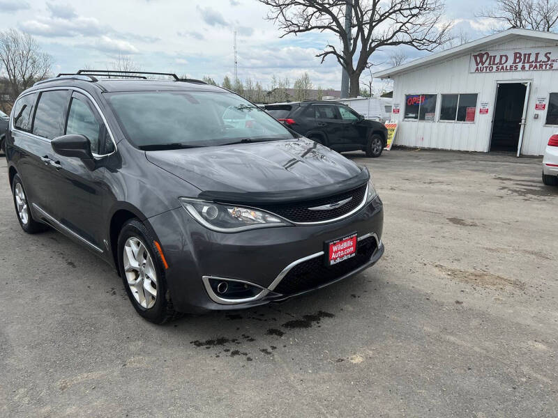 2017 Chrysler Pacifica Touring-L Plus
