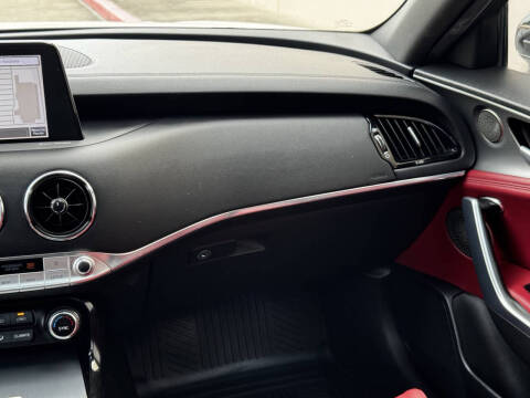 2020 Kia Stinger GT1