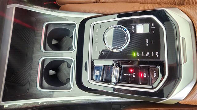 2023 BMW 7 Series 740i