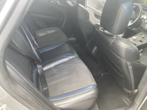 2016 Chrysler 200 S
