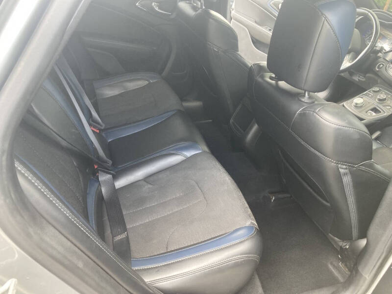 2016 Chrysler 200 S