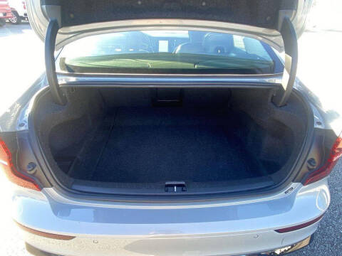 2024 Volvo S60 B5 Core Dark Theme