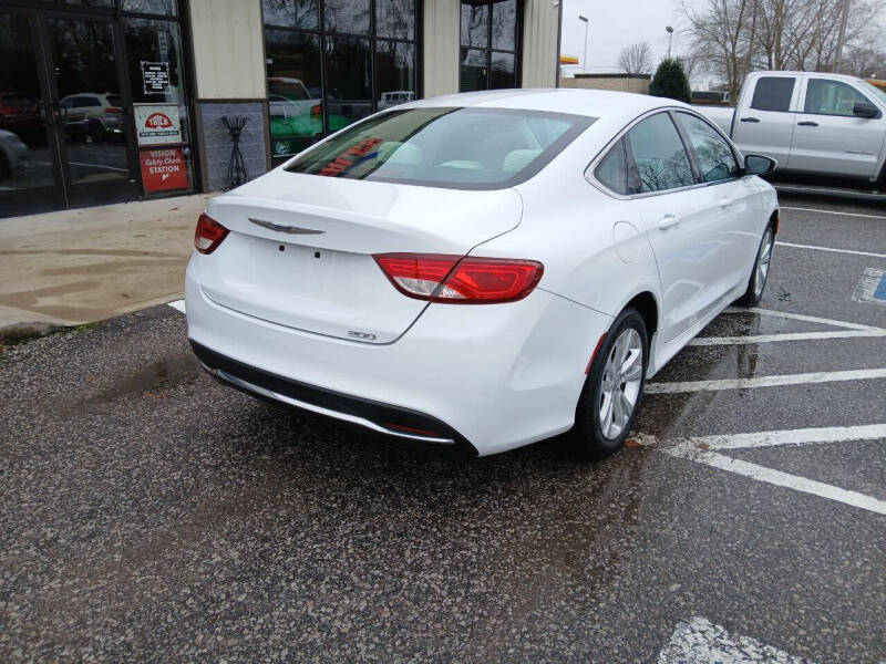 2015 Chrysler 200 Limited