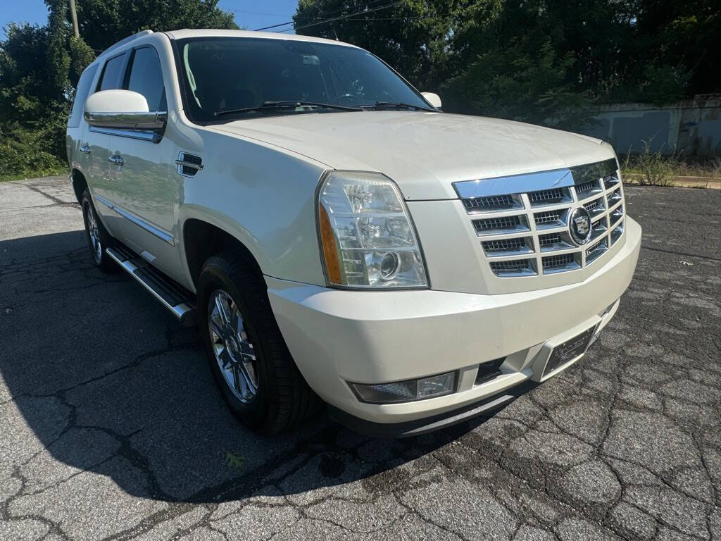 2007 Cadillac Escalade for sale at Car ConneXion Inc in Knoxville, TN