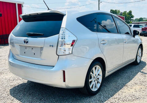 2013 Toyota Prius v Five