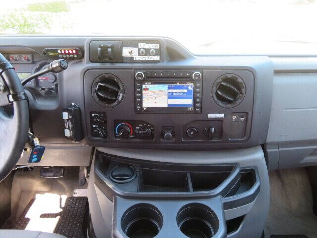 2011 Ford E-Series E-350 SD XLT