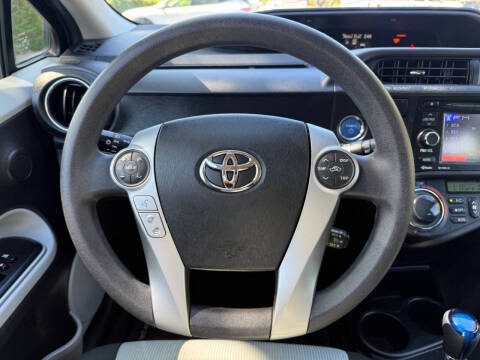 2014 Toyota Prius c Three