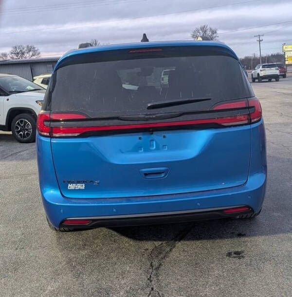 2026 Chrysler Pacifica Select