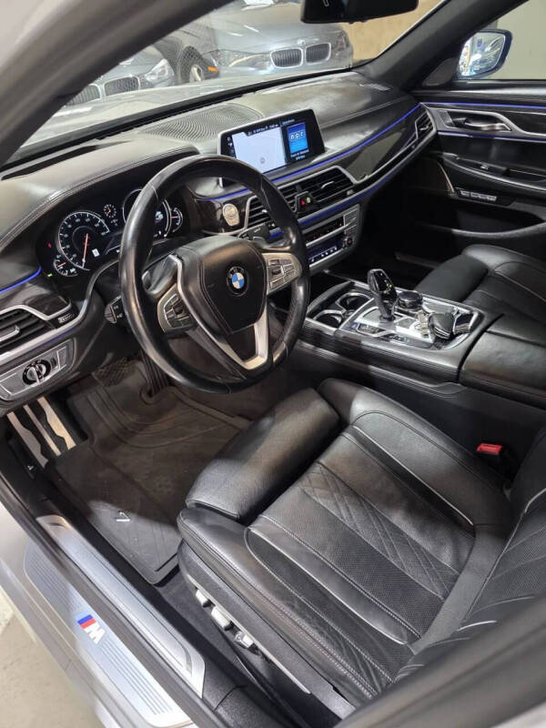 2017 BMW 7 Series 740i