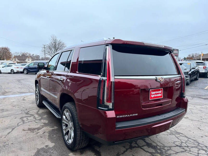 2020 Cadillac Escalade Standard