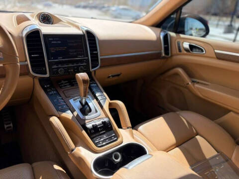 2013 Porsche Cayenne GTS