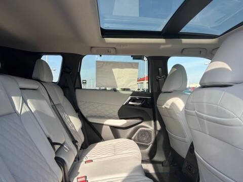 2025 Mitsubishi Outlander PHEV SEL