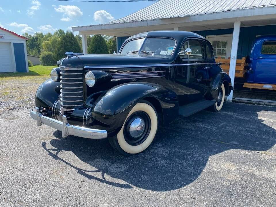 1937 Oldsmobile Coupe 2