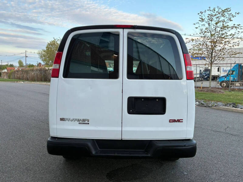 2016 GMC Savana 2500