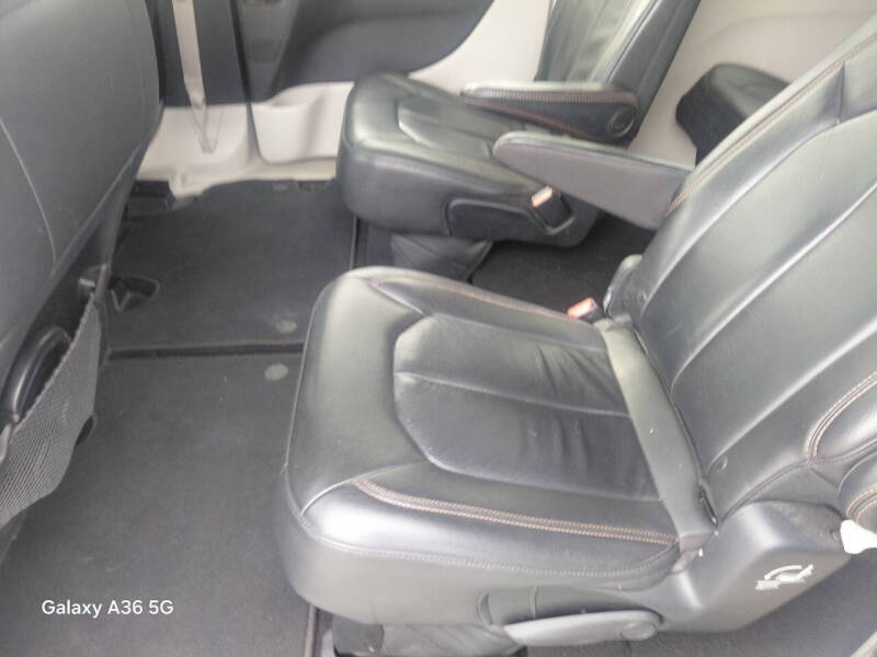 2017 Chrysler Pacifica Touring-L