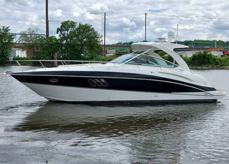 2012 Cruisers Yachts 380 Express