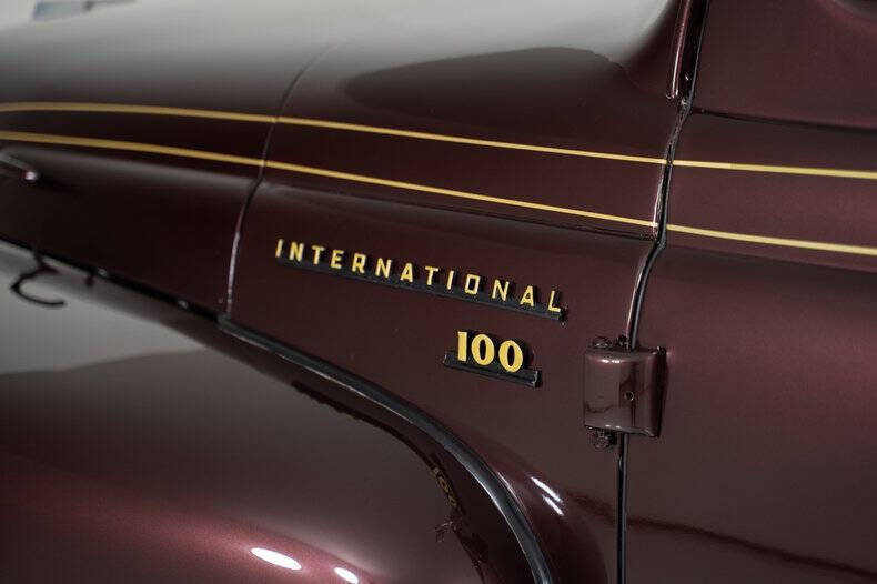 1954 International R100