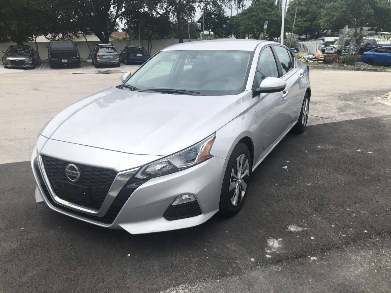 2020 NISSAN Altima Sedan - $17,500