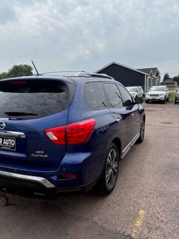 2017 Nissan Pathfinder Platinum