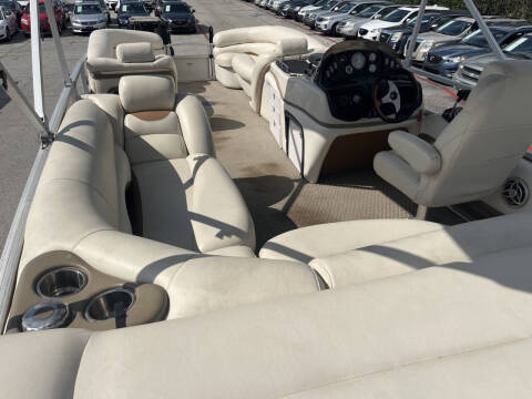 2011 Sun Tracker Regency Party Barge 22