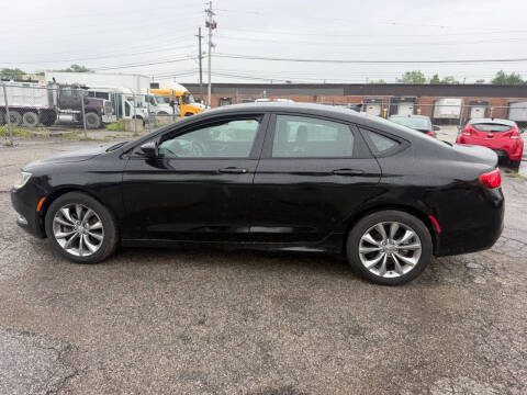 2015 Chrysler 200 S