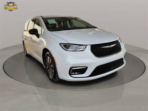 2024 Chrysler Pacifica Plug-In Hybrid Select