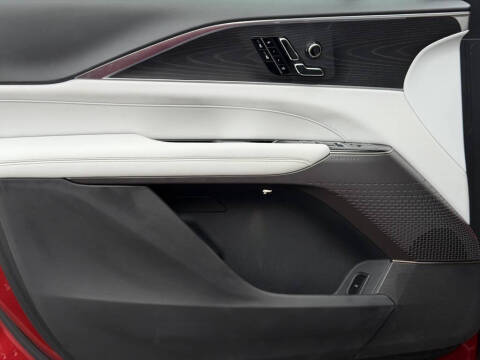 2025 Cadillac LYRIQ Luxury 1