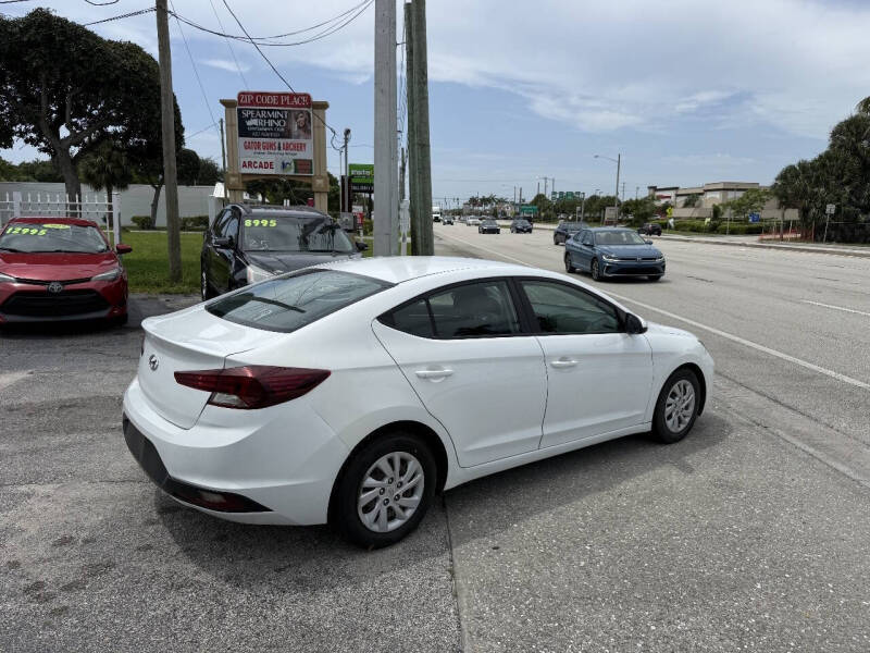 2020 Hyundai Elantra SE