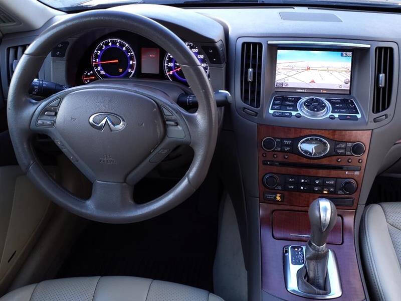 2009 INFINITI G Coupe 37x photo 15