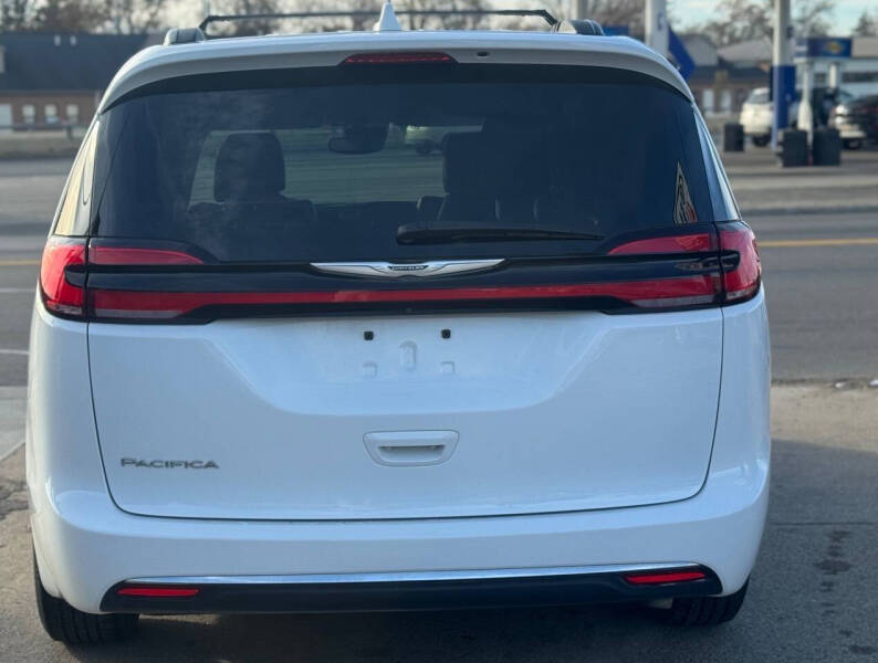 2022 Chrysler Pacifica Touring L